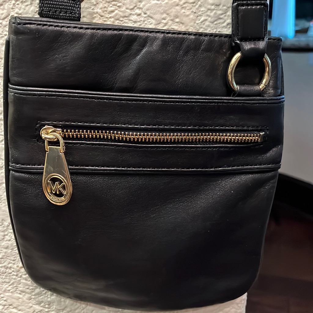 Micheal Kors Body Bag
